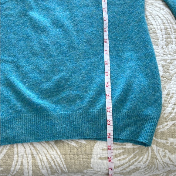Ann Taylor V-Neck Cashmere Blue Sweater Size M - Picture 7 of 8